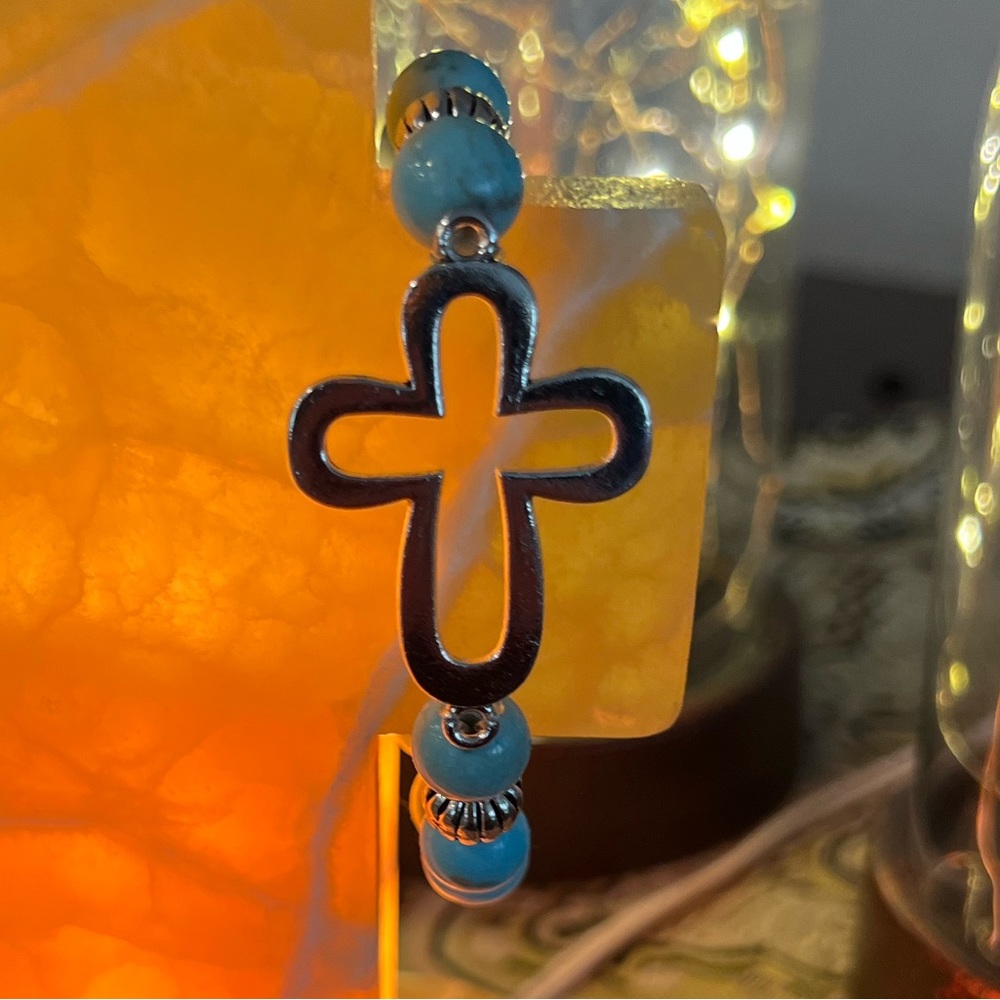 Beautiful handmade natural turquoise stone stretchy bracelet - Picture 4 of 7